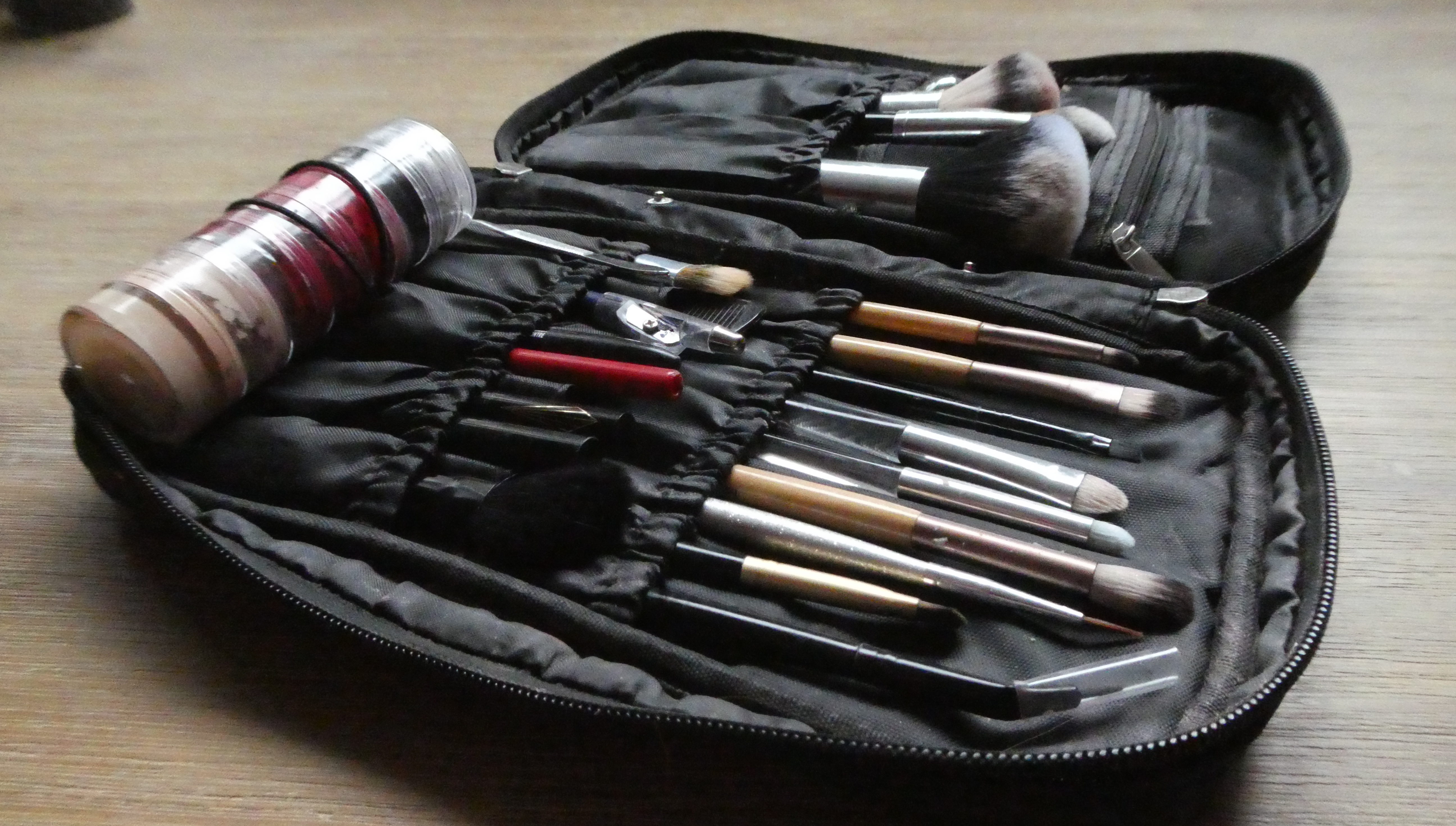 The Minimalist Makeup Kit of a Professional Entertainer